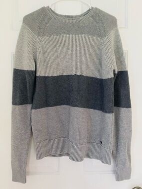 Calvin Klein Jeans Men's Gray Tone Block Crewneck Sweater